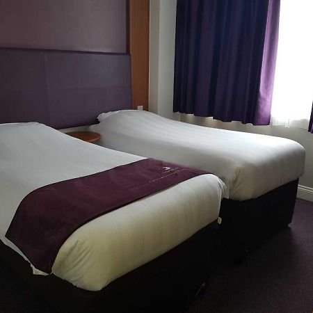 Premier Inn London Hammersmith Экстерьер фото