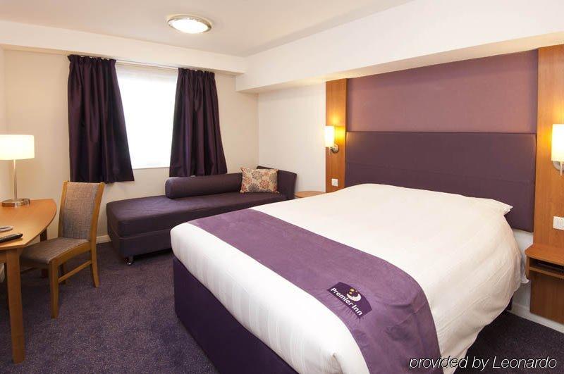 Premier Inn London Hammersmith Экстерьер фото