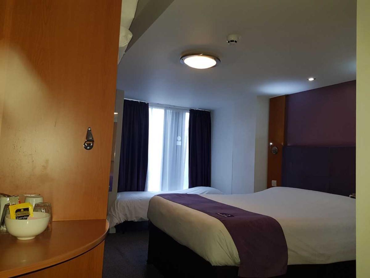 Premier Inn London Hammersmith Экстерьер фото