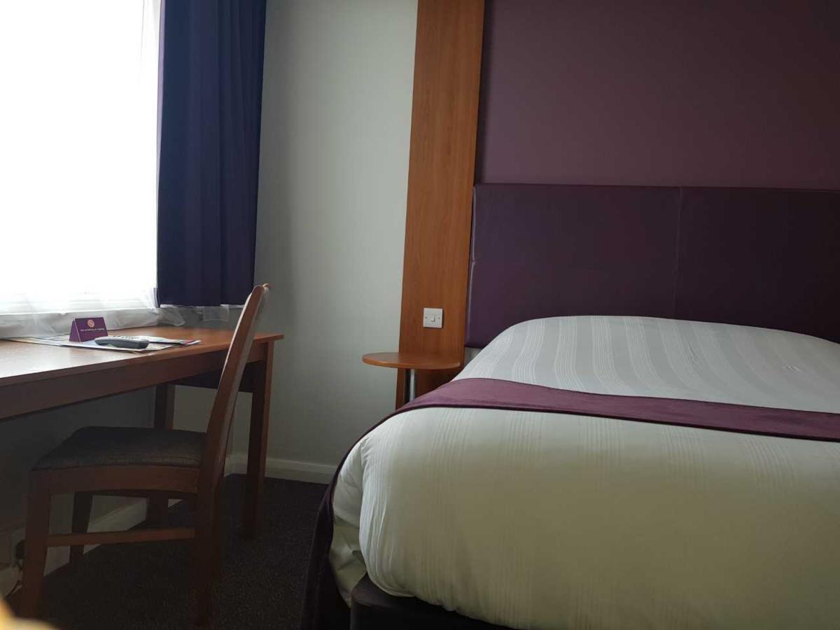 Premier Inn London Hammersmith Экстерьер фото