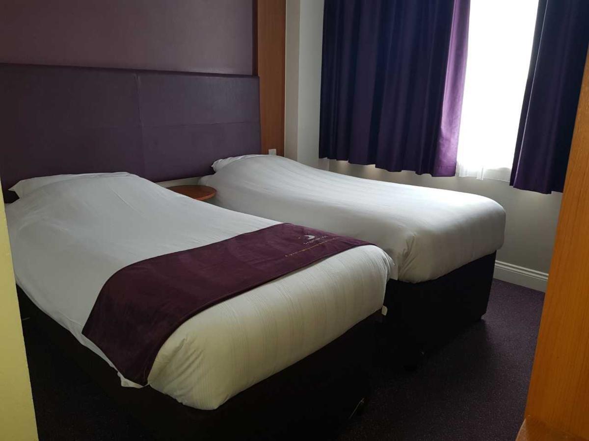 Premier Inn London Hammersmith Экстерьер фото