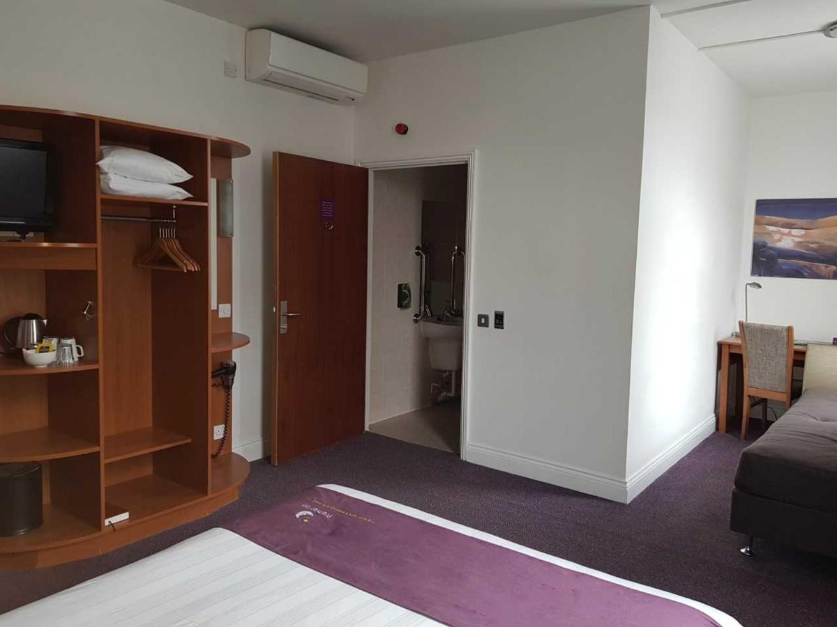 Premier Inn London Hammersmith Экстерьер фото