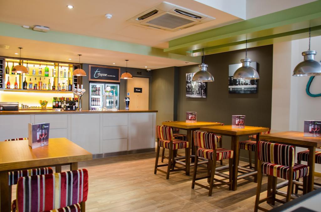 Premier Inn London Hammersmith Экстерьер фото