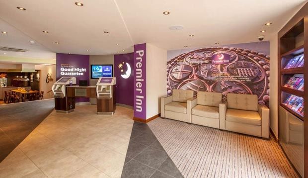 Premier Inn London Hammersmith Экстерьер фото